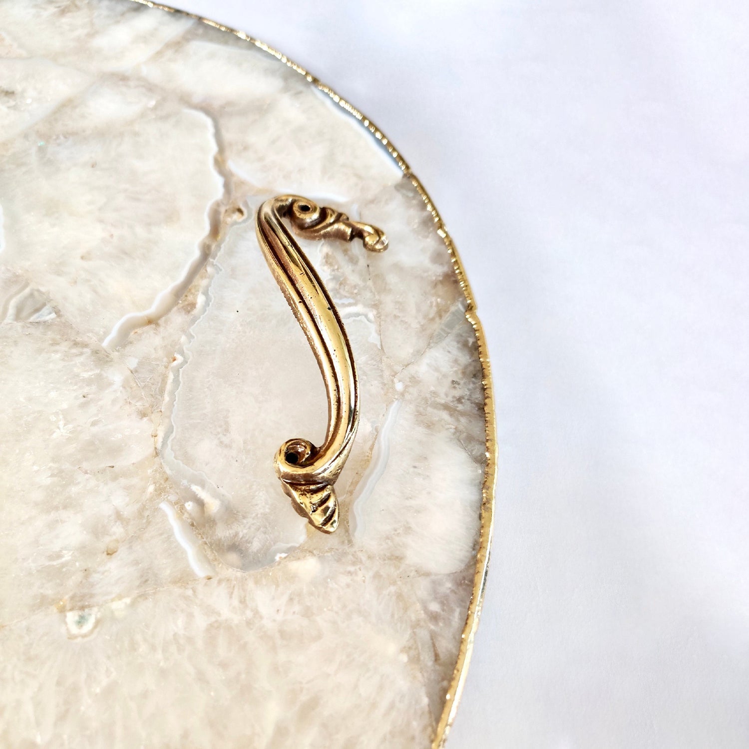 White Agate  Serving Tray With Brass Handles | Circular | The Tangerine Store